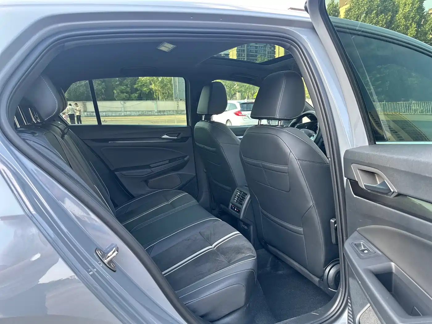 Volkswagen Golf 2021 280TSI DSG R-Line фото 18