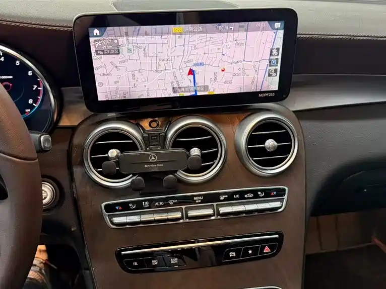 Mercedes-Benz GLC 2021 GLC 260 L 4MATIC Luxury фото 7