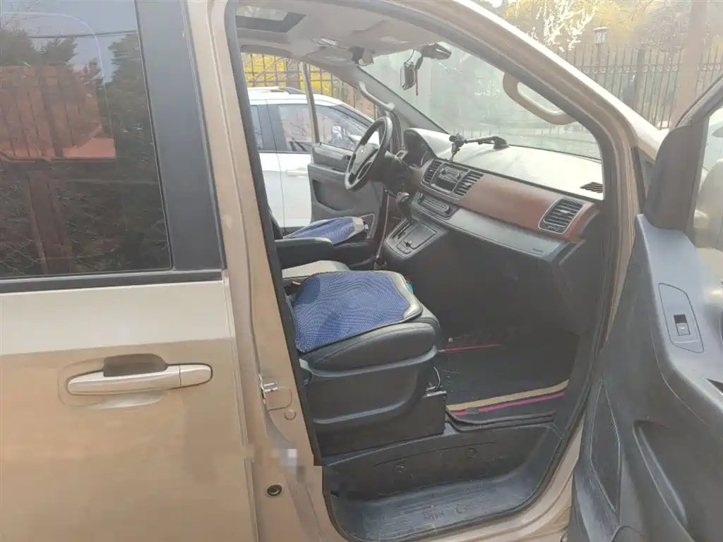 SAIC Maxus Maxus G10 2016 2.0T Automatic Elite фото 20