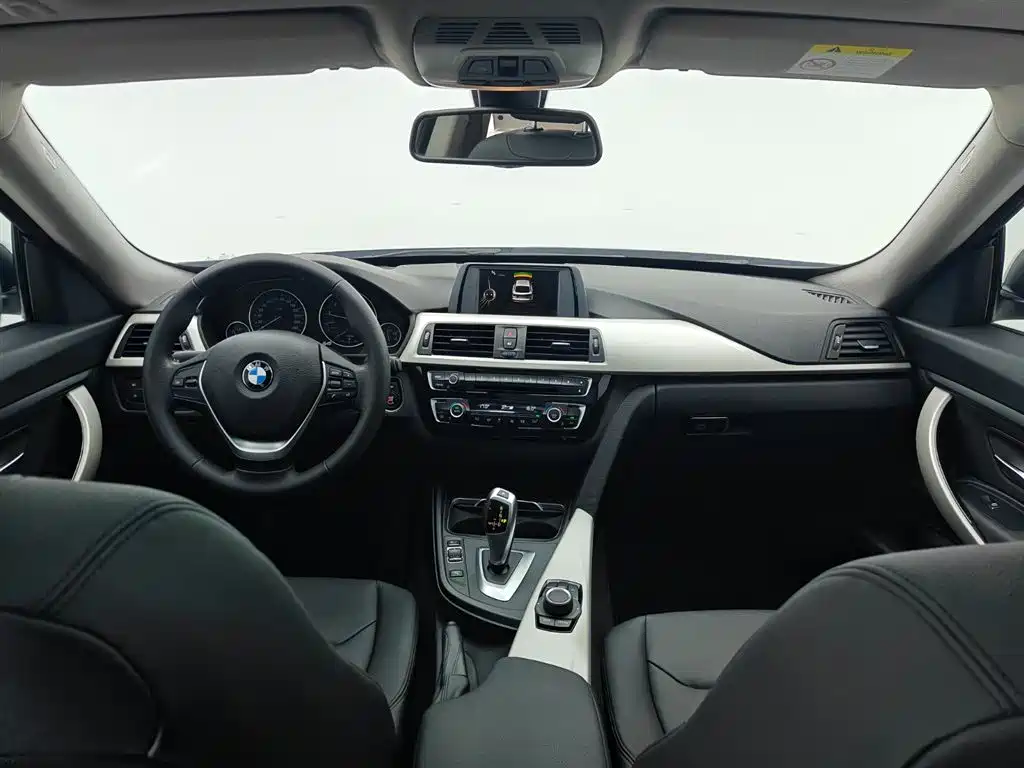BMW 3 Series GT 2016 320i Fashion Style фото 18