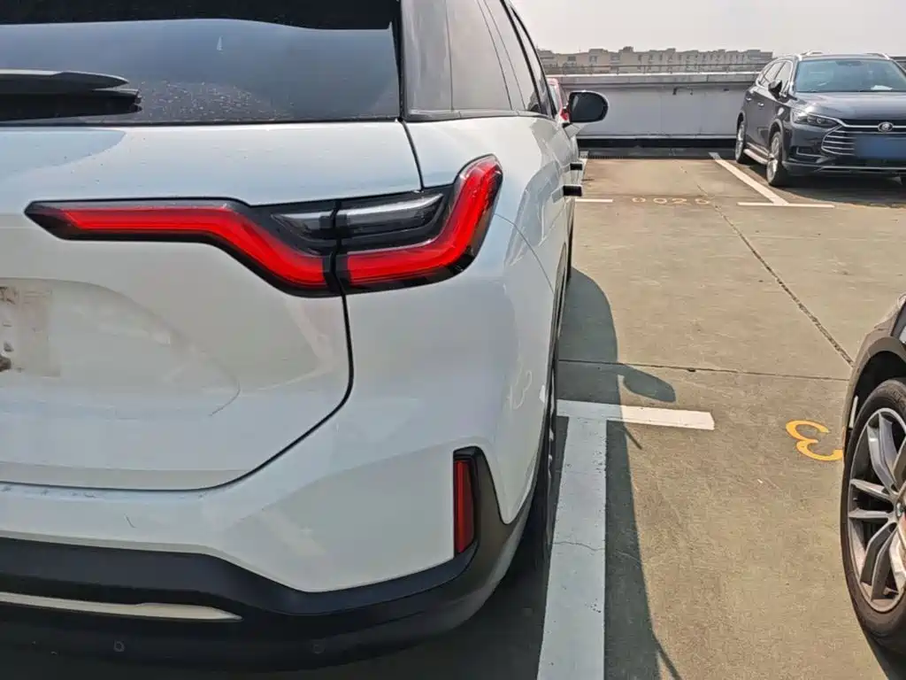 Фото 8 - NIO ES6