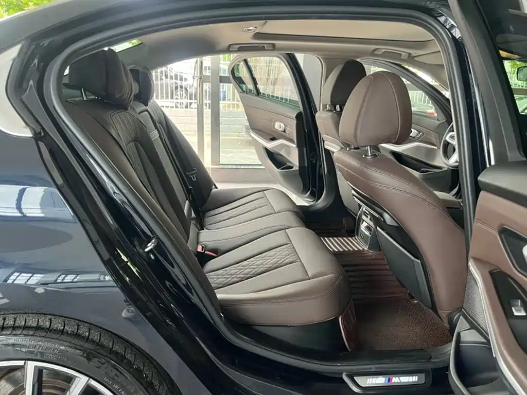 BMW 3-SERIES