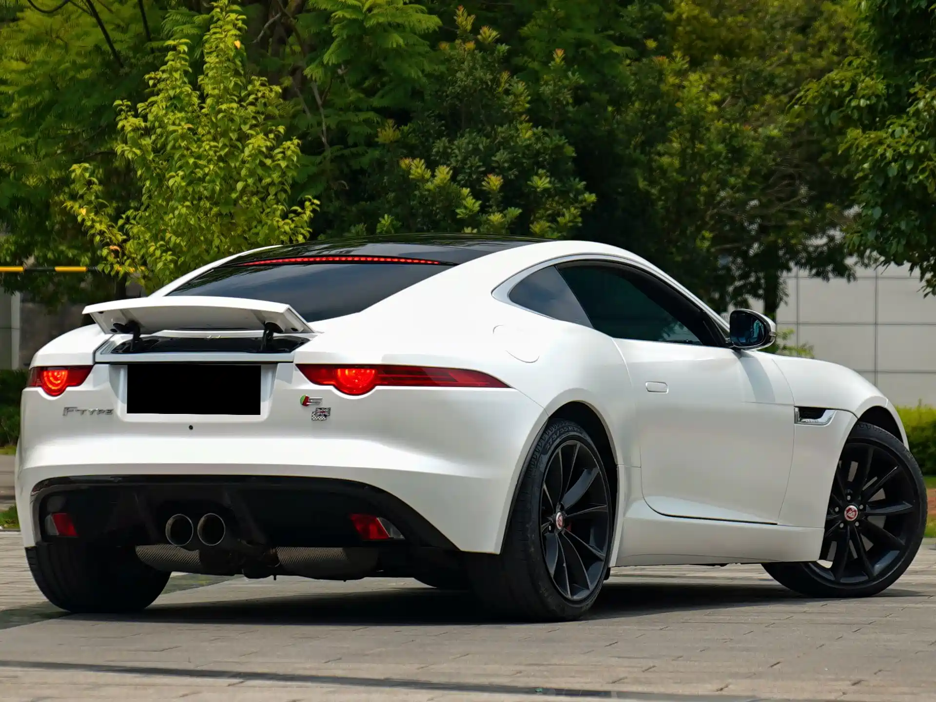 Фото 3 - Jaguar F-TYPE