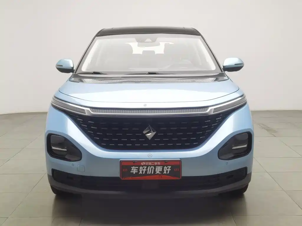 2021 Baojun RM-5