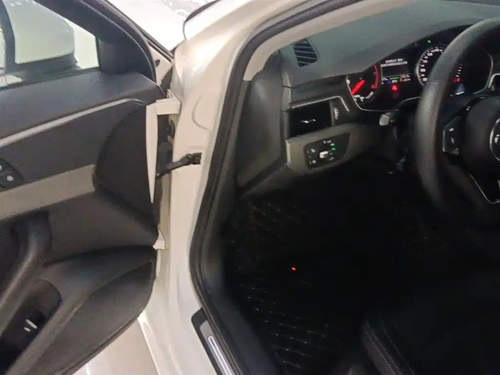 Audi A4L 2019 40 TFSI Progressive (China VI) фото 16