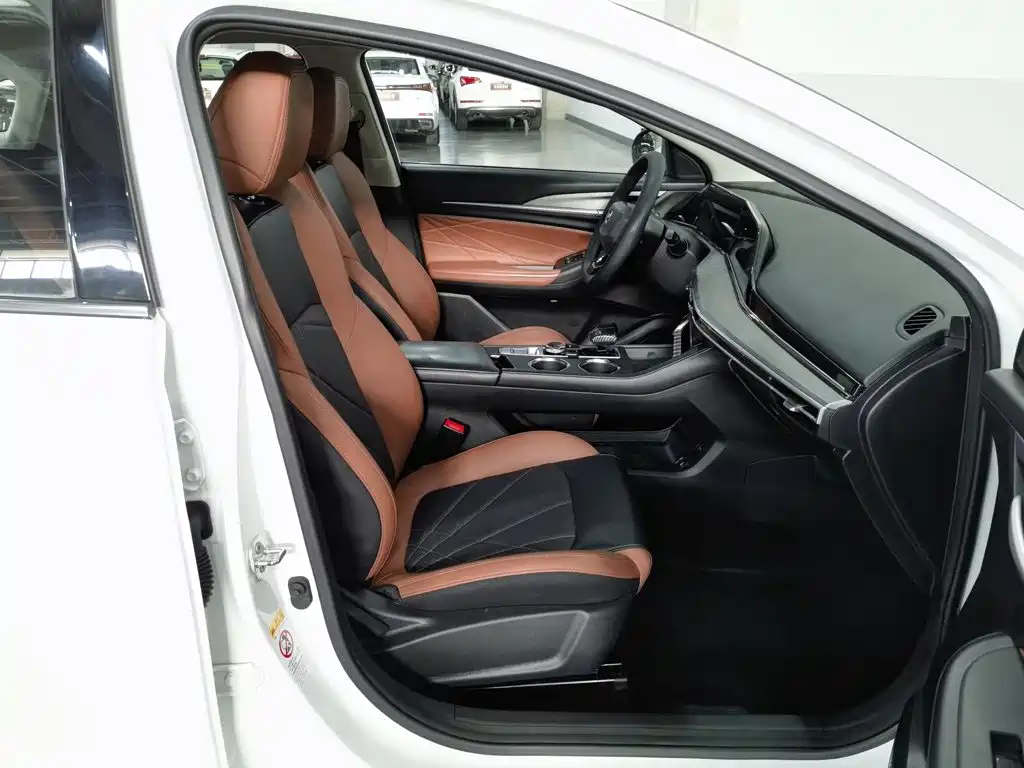 Фото 23 - Changan Eado