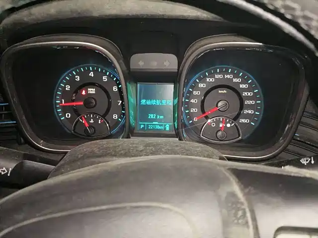 Chevrolet Malibu 2012 2.0L Automatic Luxury Edition — фото 4