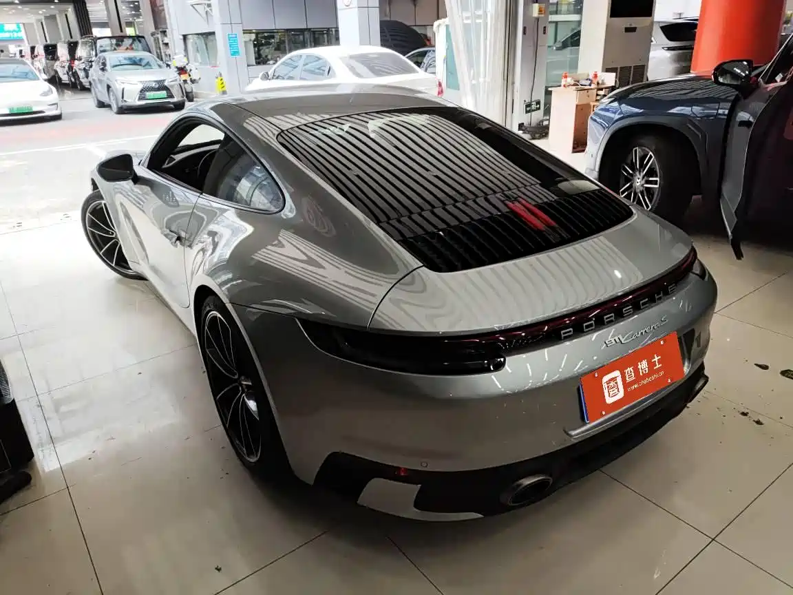 Фото 4 - Porsche 911
