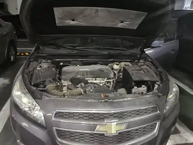Chevrolet Malibu 2012 2.0L Automatic Luxury Edition — фото 3
