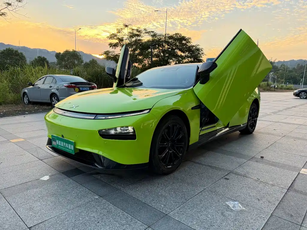 Фото 3 - XPeng P7