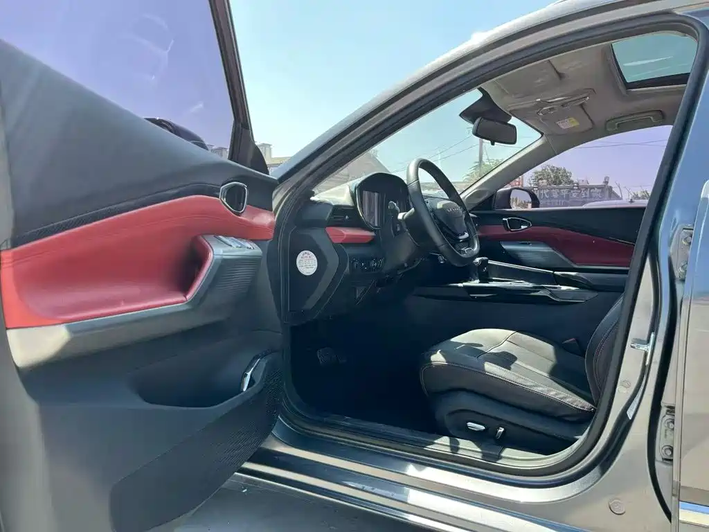 Baojun Valli 2022 2021 1.5T Dali Sky CVT Premium