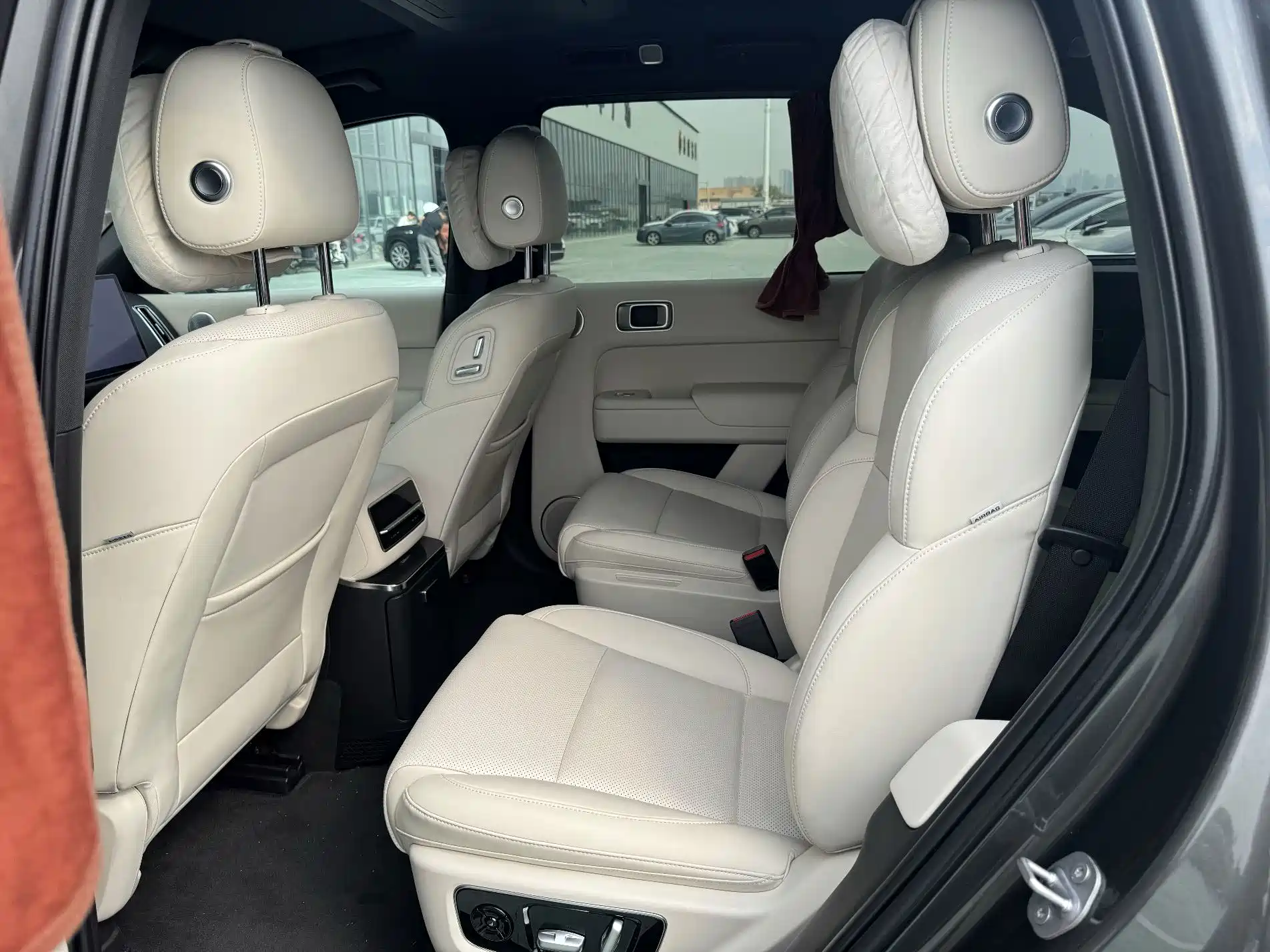 صورة 5 - Li Auto L8