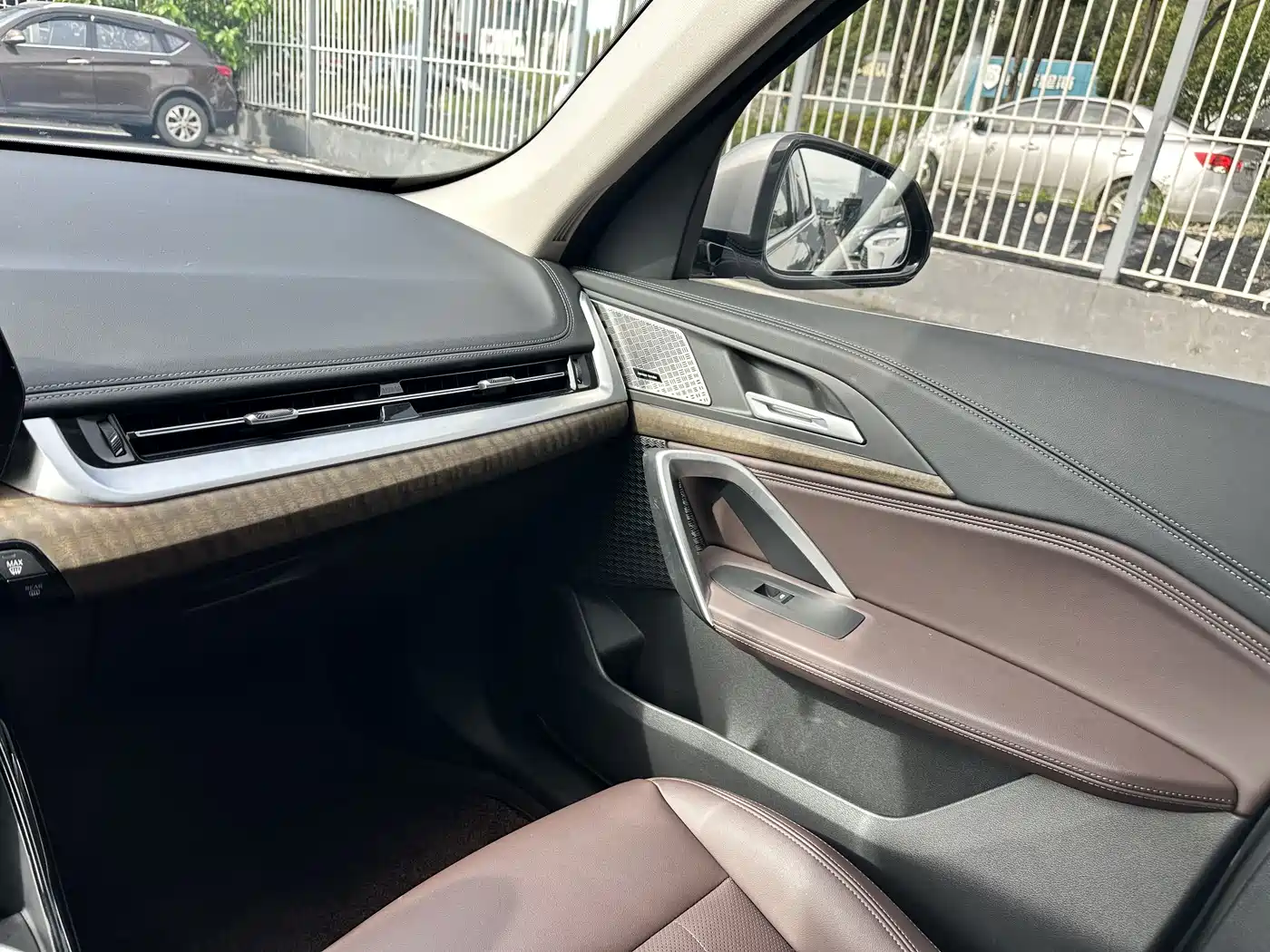 BMW iX1 2024 2023 xDrive30L X Design Package