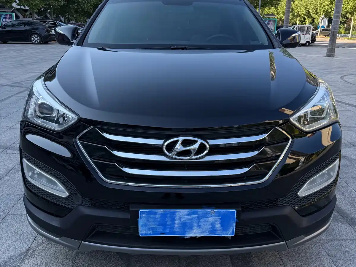 Hyundai Santa Fe (Import) 2013 3.0L 4WD Comfort Navigation Edition 7-Seater Euro V фото 2