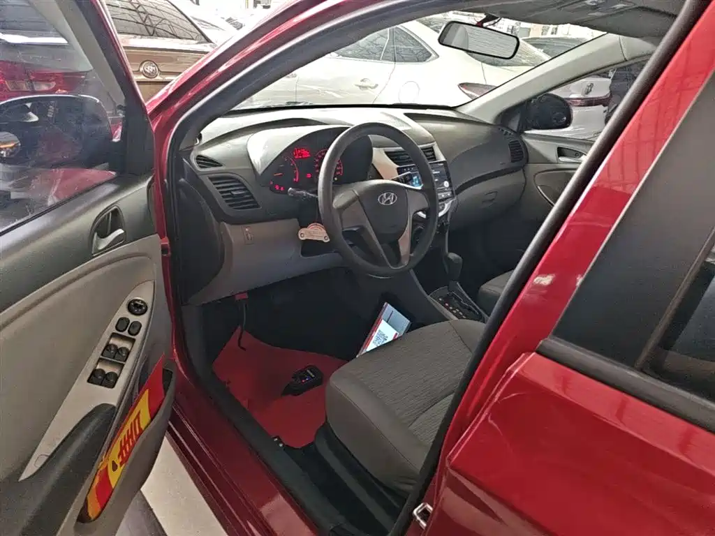 Hyundai Verna 2014 1.4L Automatic Smart GLS фото 15