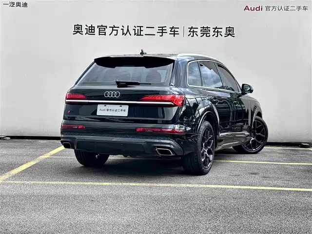 Audi Q7 2024 55 TFSI quattro S line Sport — фото 4
