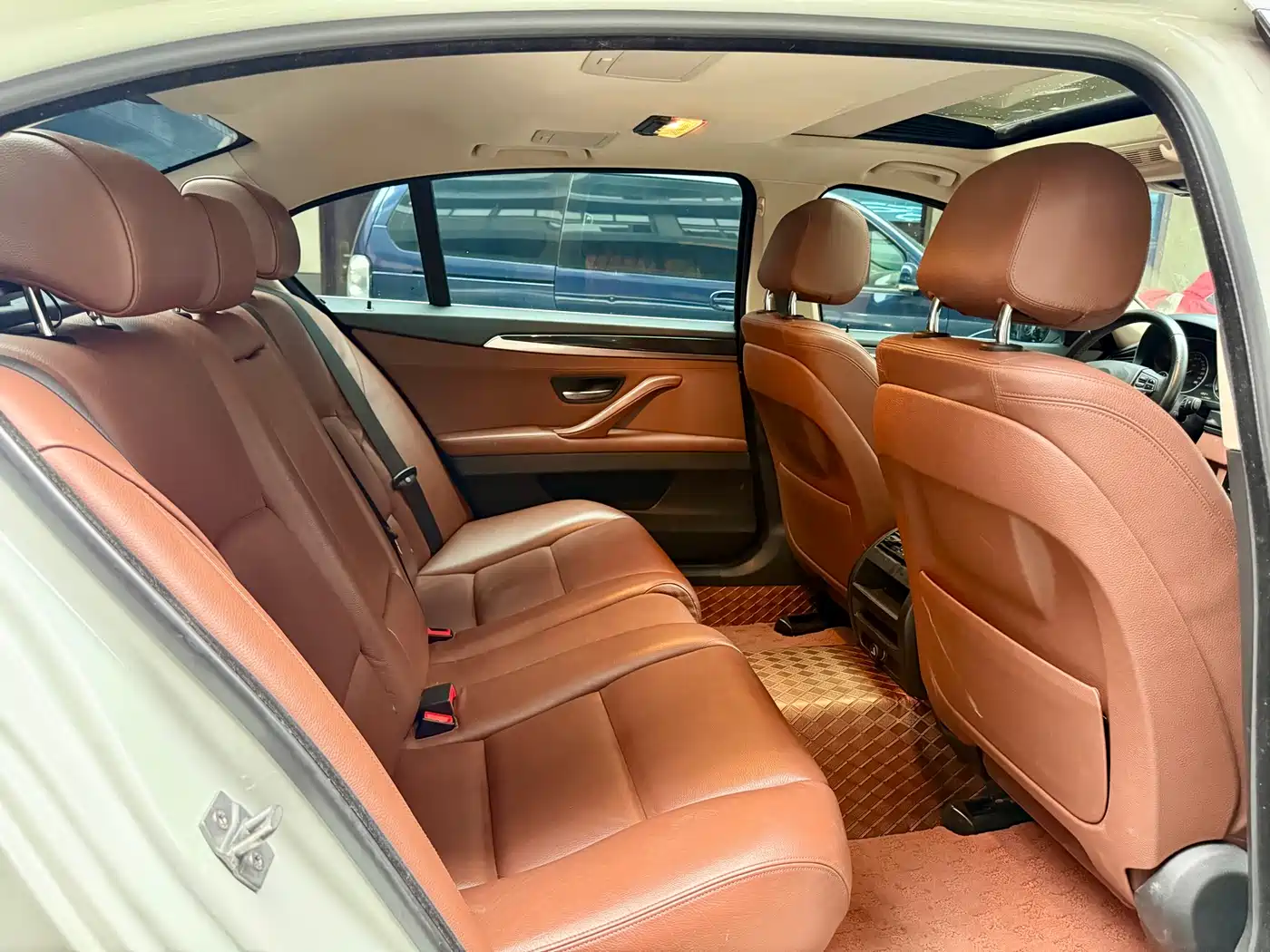 BMW 5 Series 2014 520Li Elegance фото 14