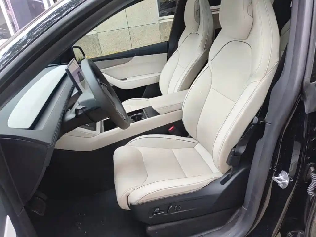 Tesla Model Y L 2025 2025 Facelift Long Range AWD