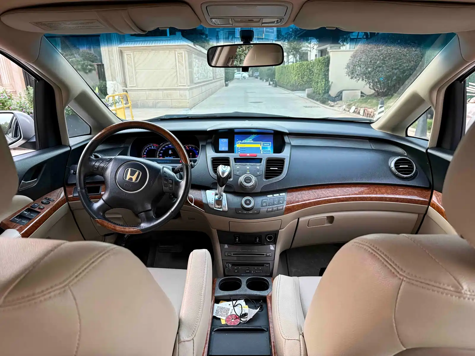 Photo 5 - Honda Odyssey