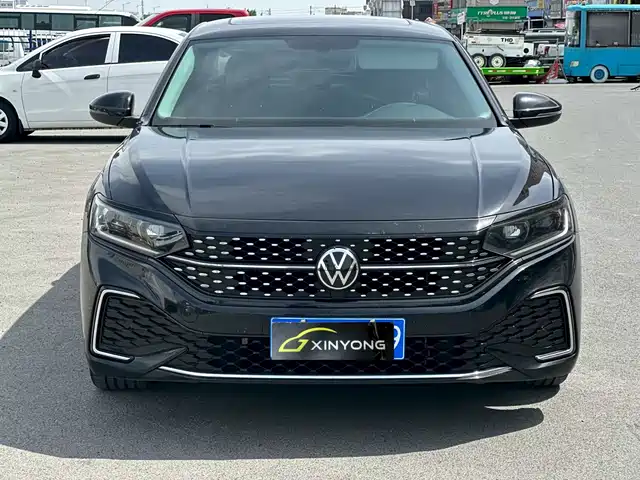 Volkswagen Passat 330TSI, Люкс