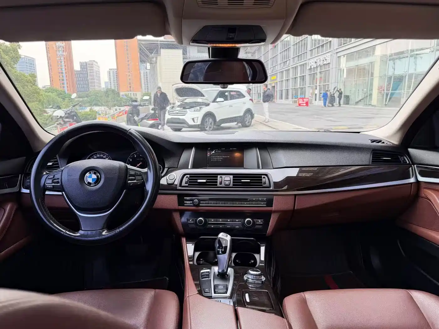 BMW 5 Series 2017 525Li Leading Edition фото 13
