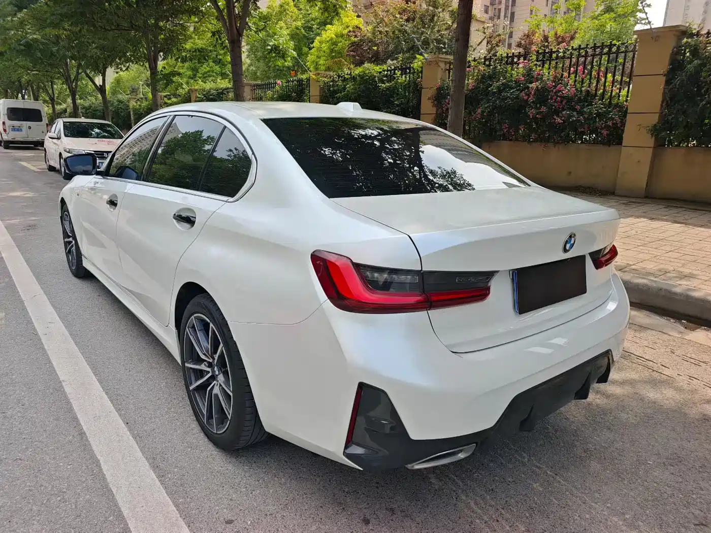 BMW 3-SERIES