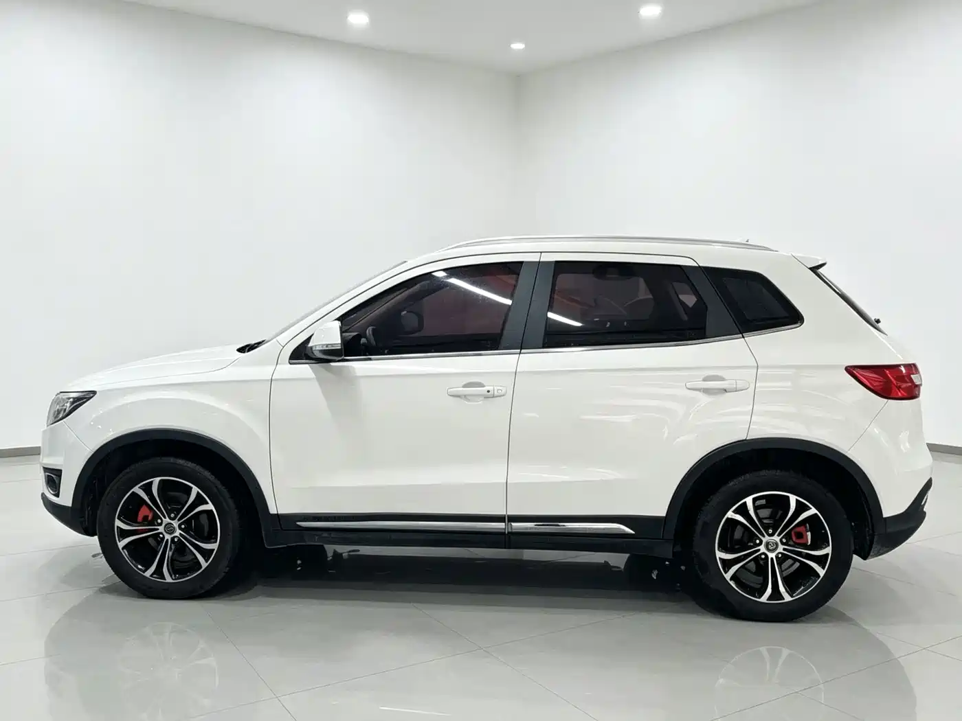 FAW Senya R7 2018 2017 Model 1.6L Automatic Smart