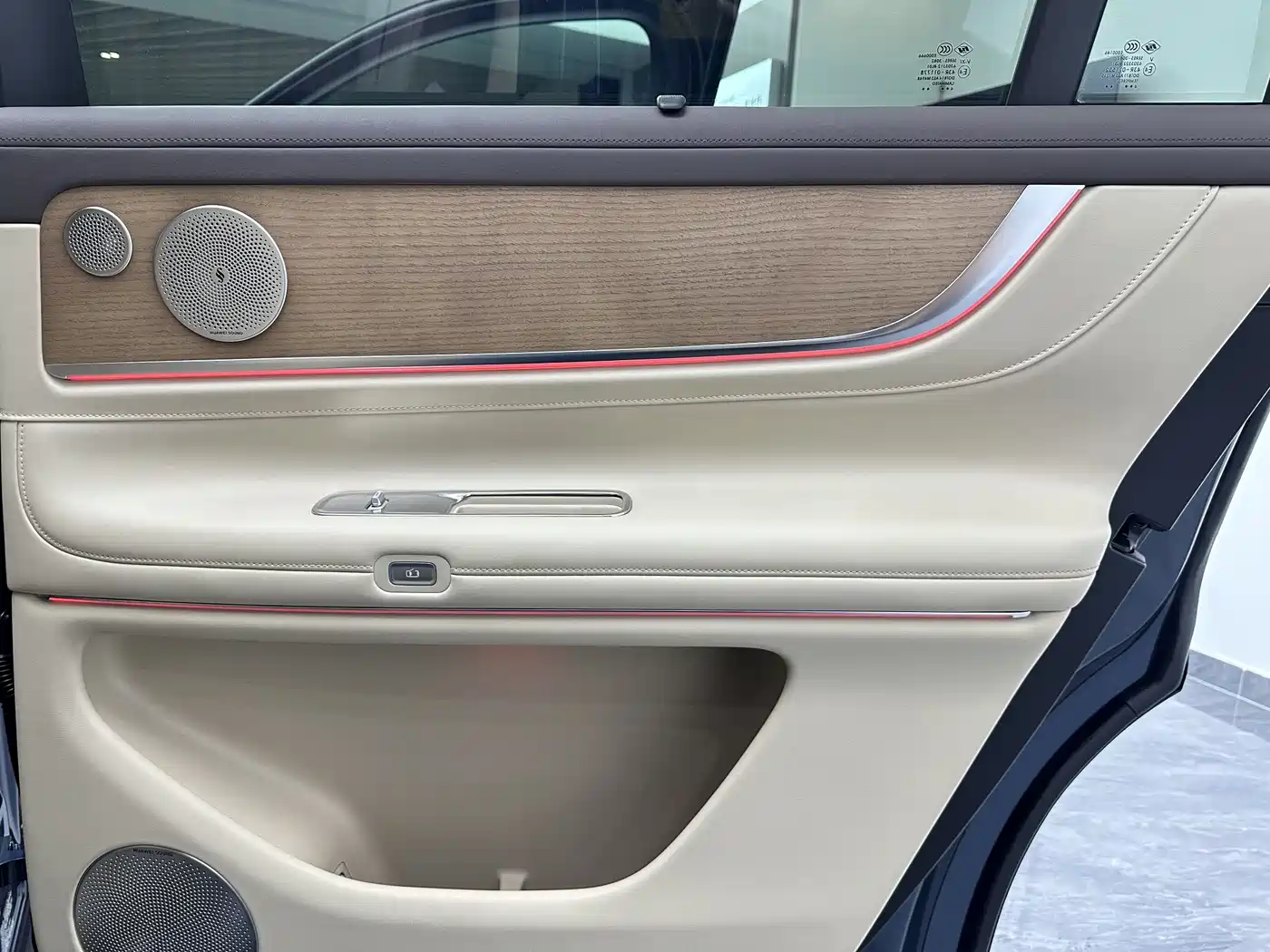AITO Wenjie AITO M9 2024 Range Extender Ultra 52kWh 6-seater фото 29
