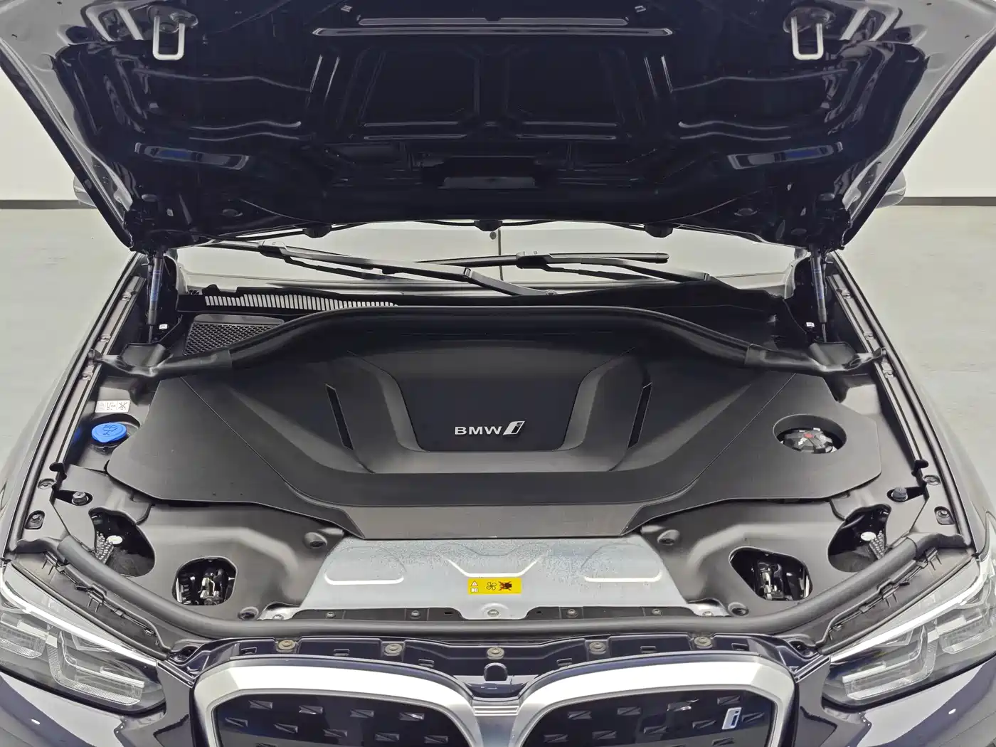 BMW iX3 2023 Leading Type фото 14