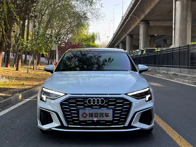 Audi A3 Sportback 35 TFSI, Стиль Спорт