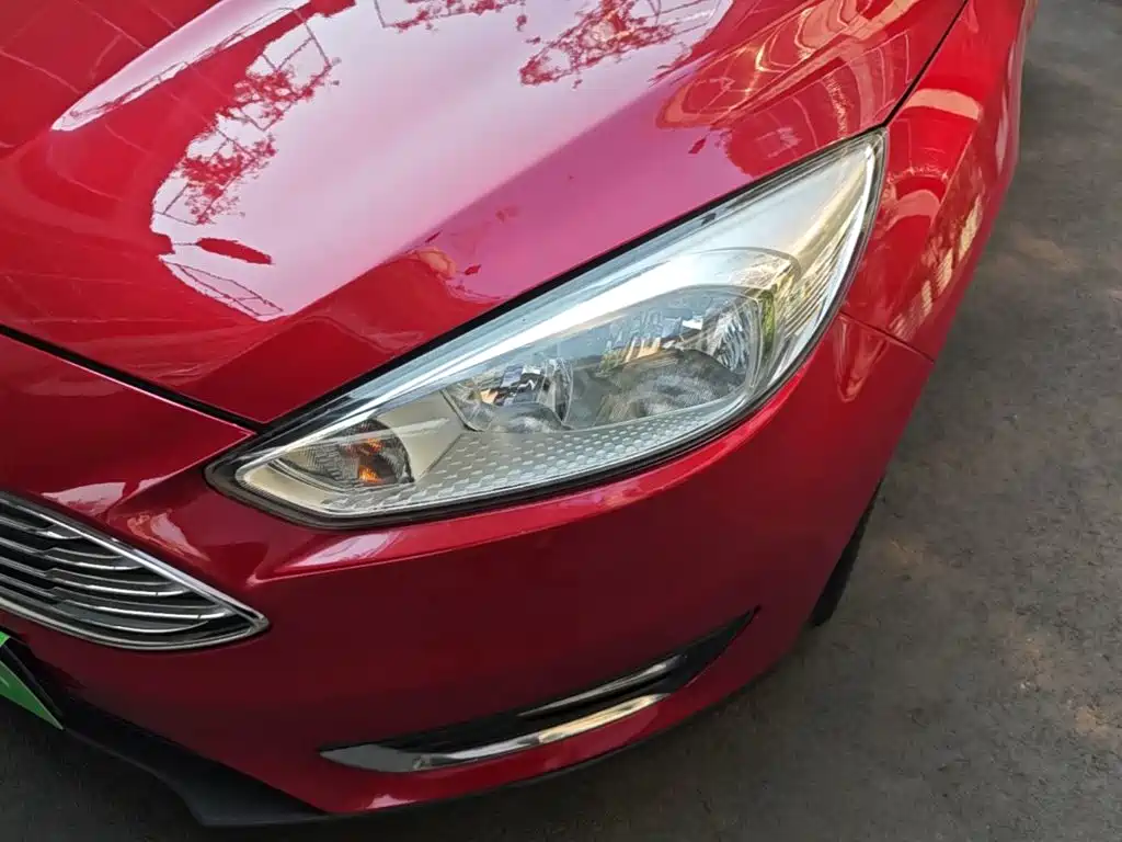 Фото 24 - Ford Focus