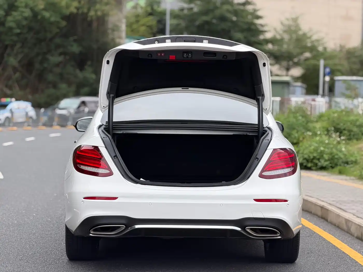 Mercedes-Benz E-Class 2020 Facelift E 300 L Sport Fashion фото 15