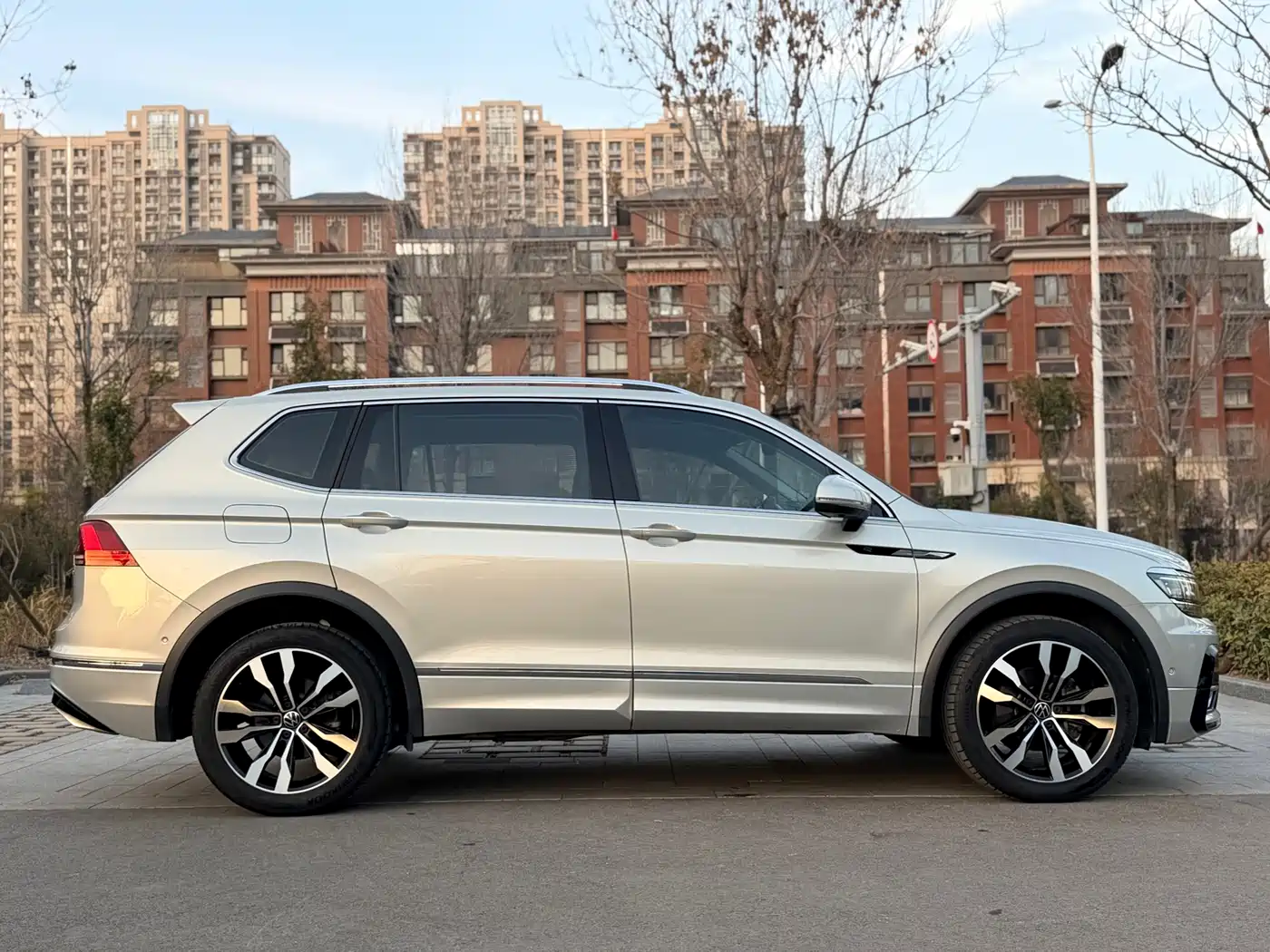 Volkswagen Tiguan L 2021 330TSI Automatic 2WD R-Line Flagship фото 10