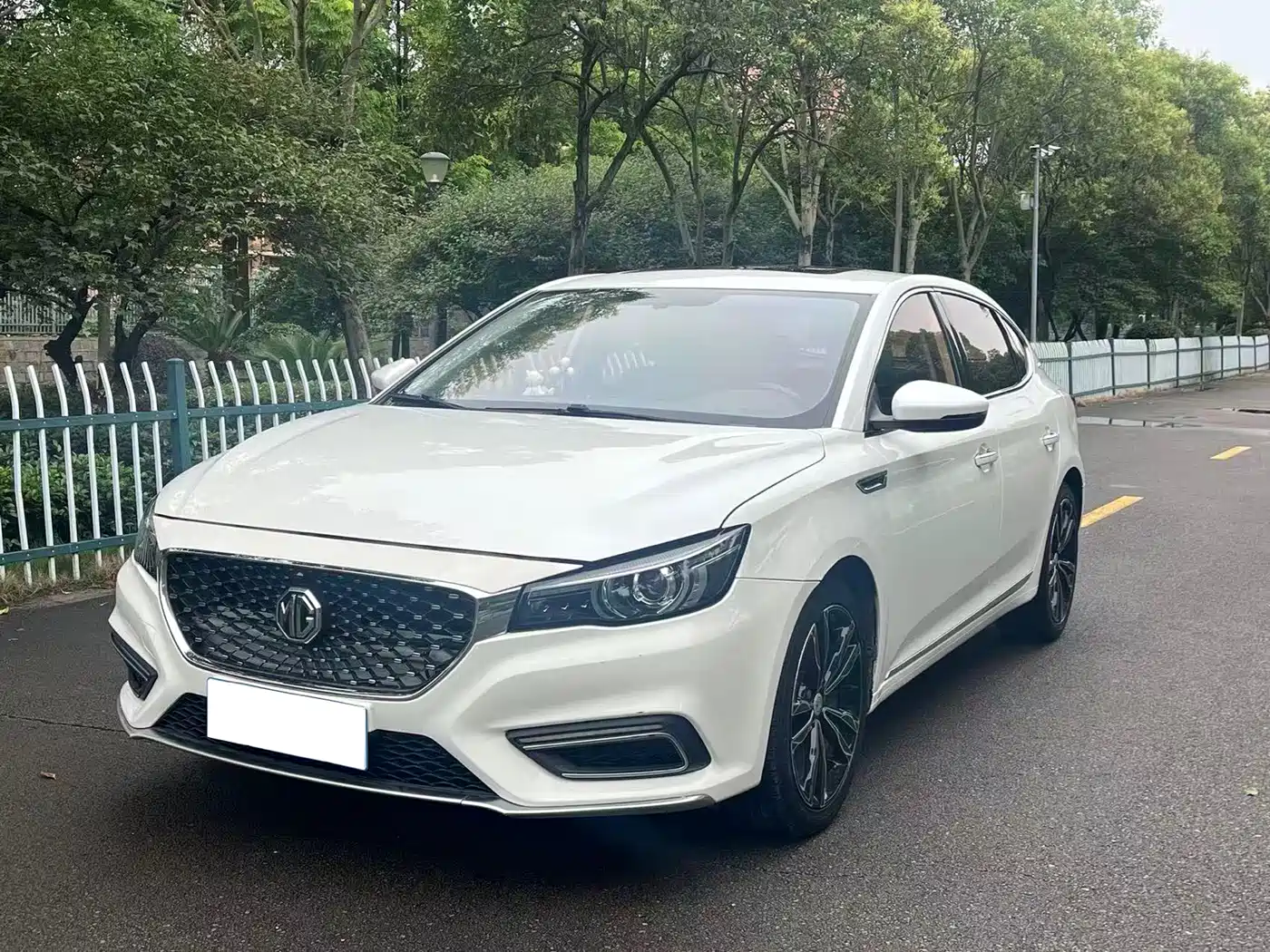 MG MG6 2018 2017 20T Automatic Trophy Premium Internet Edition China V