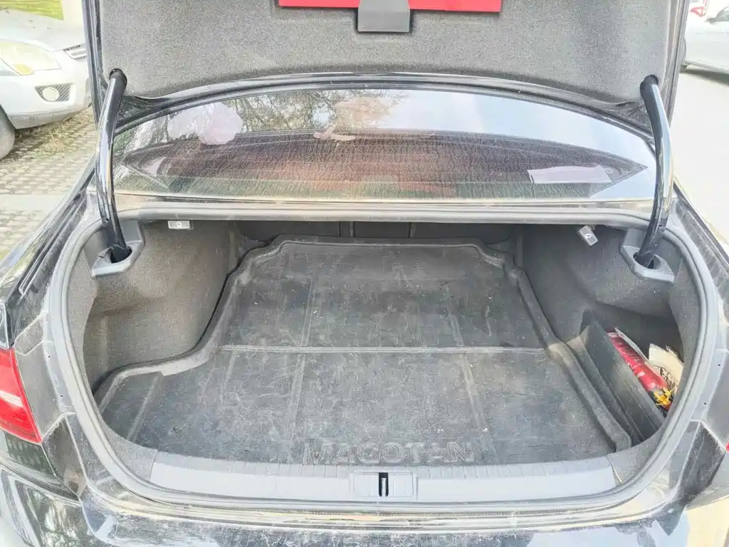 Photo 5 - Volkswagen Magotan
