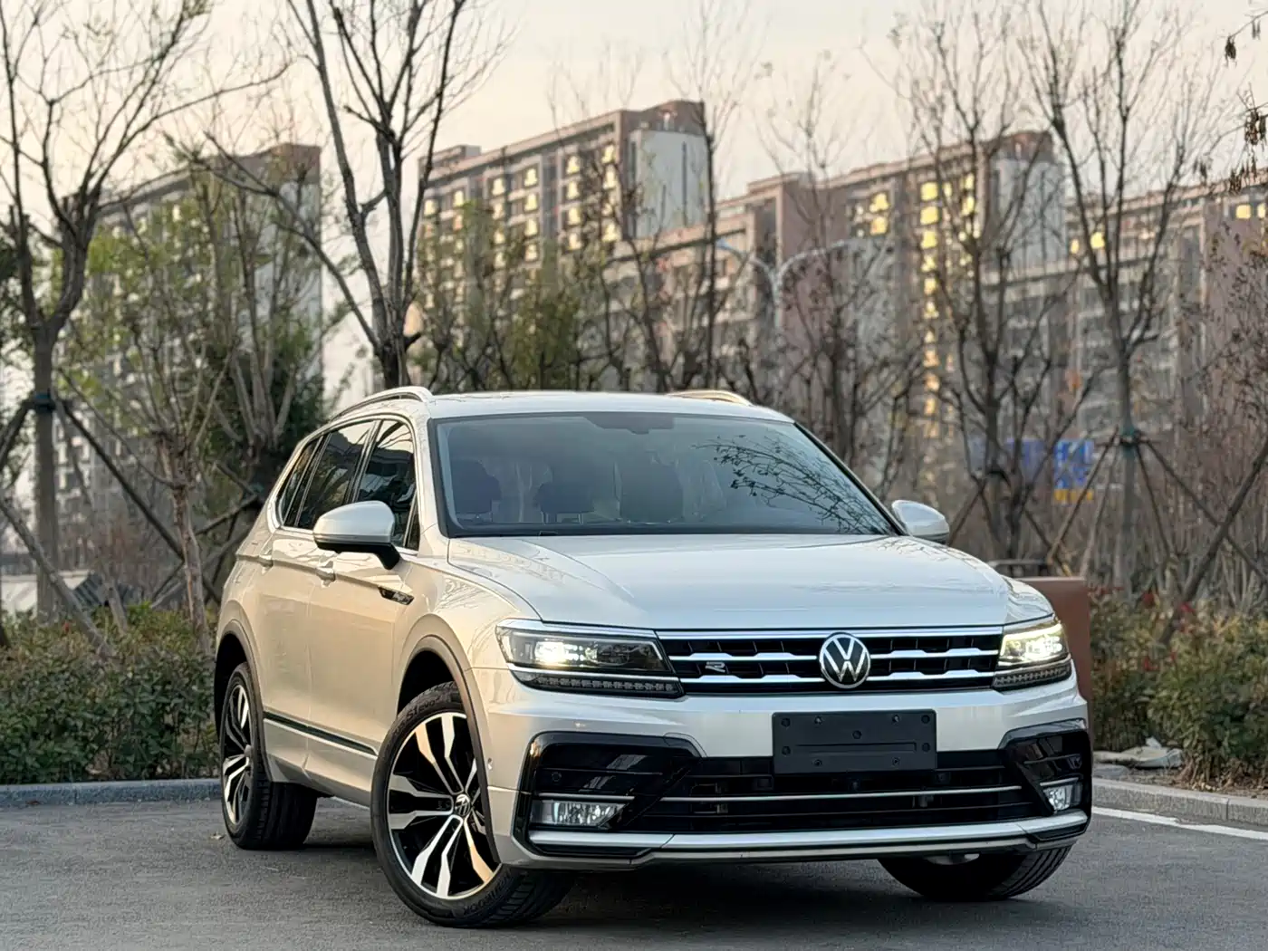 Volkswagen Tiguan L 2021 330TSI Automatic 2WD R-Line Flagship фото 3