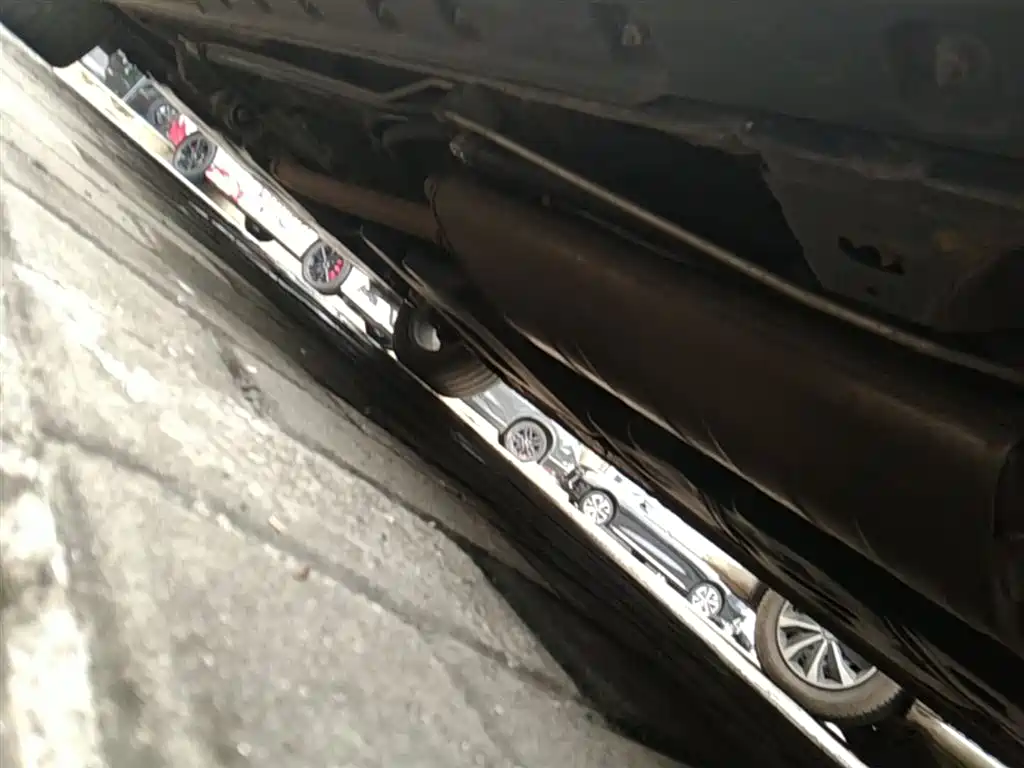 Hongqi HQ9 2023 2.0T Smart Connect Flag Enjoy Edition фото 22