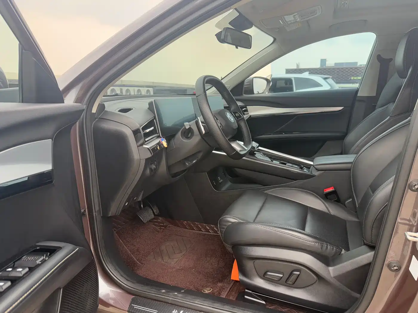 MG MG5 SCORPIO