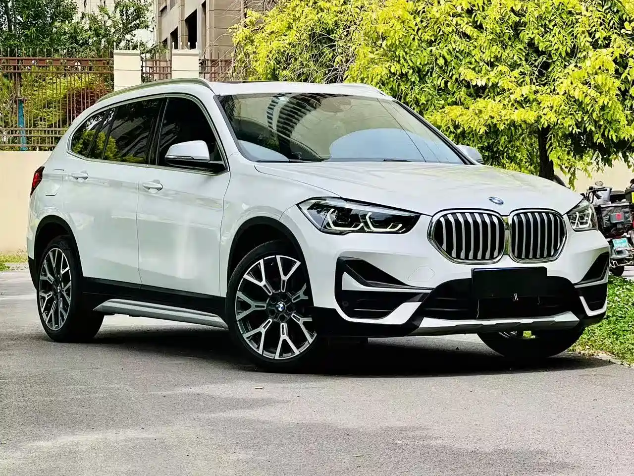 BMW X1 2022 xDrive25Li Premium фото 3