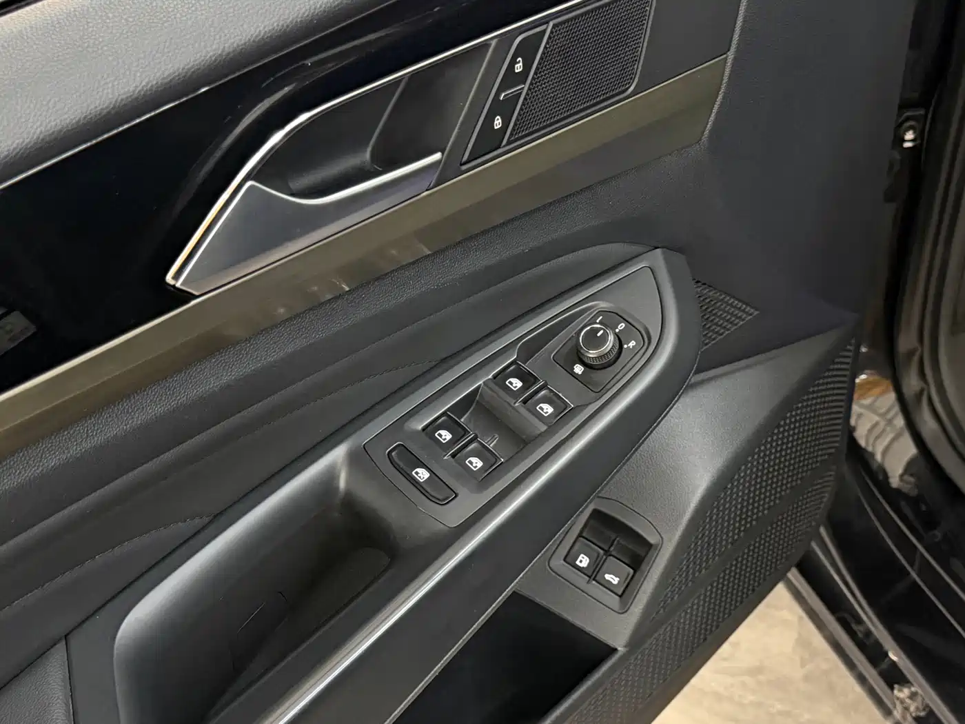 VOLKSWAGEN PASSAT NEW ENERGY