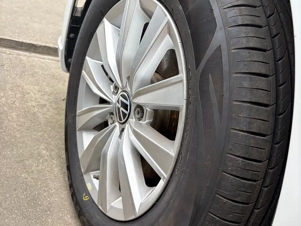 Volkswagen Lavida 2023 1.5L Auto Delight Edition фото 17