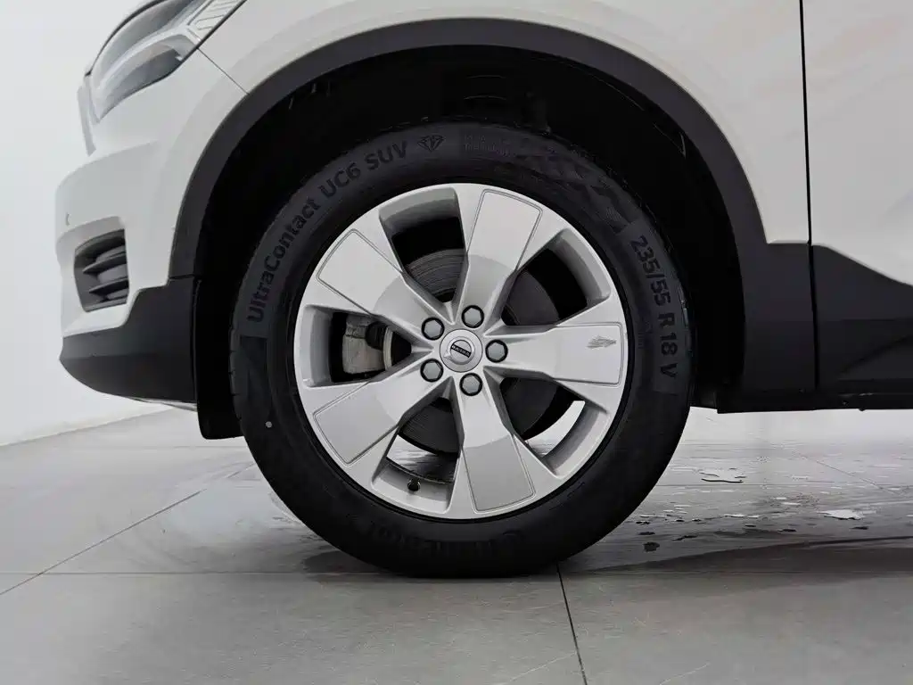 Volvo XC40 2021 2022 Model T4 AWD Smart Drive Fashion Edition