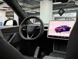 Photo 15 - Tesla Model Y