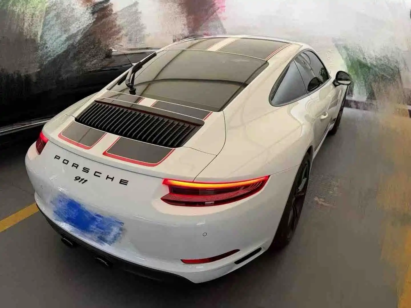 Photo 3 - Porsche 911