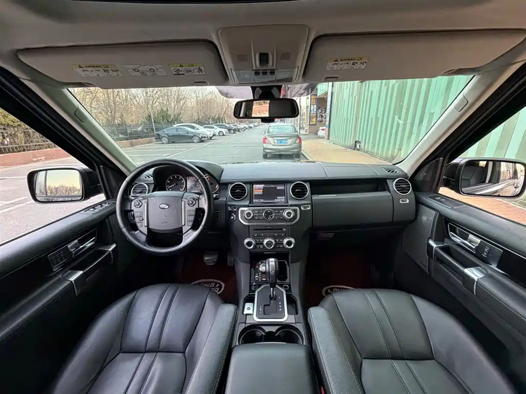 Land Rover Discovery 2011 5.0 V8 HSE фото 4