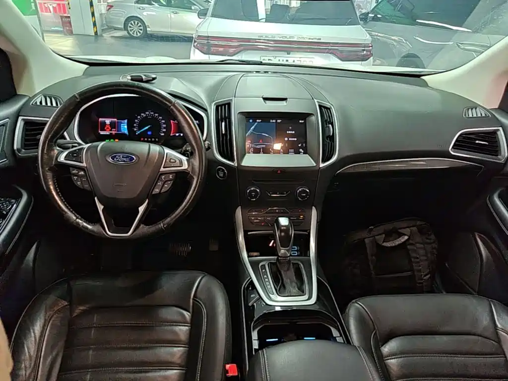 صورة 10 - Ford Edge