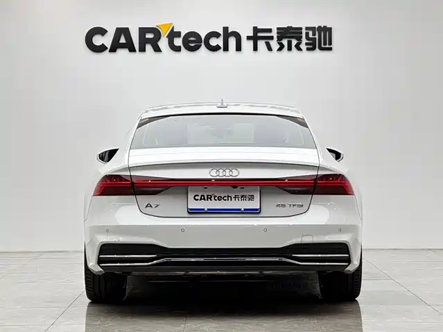 Audi A7 2023 Model 45 TFSI Premium Selection Edition — фото 4