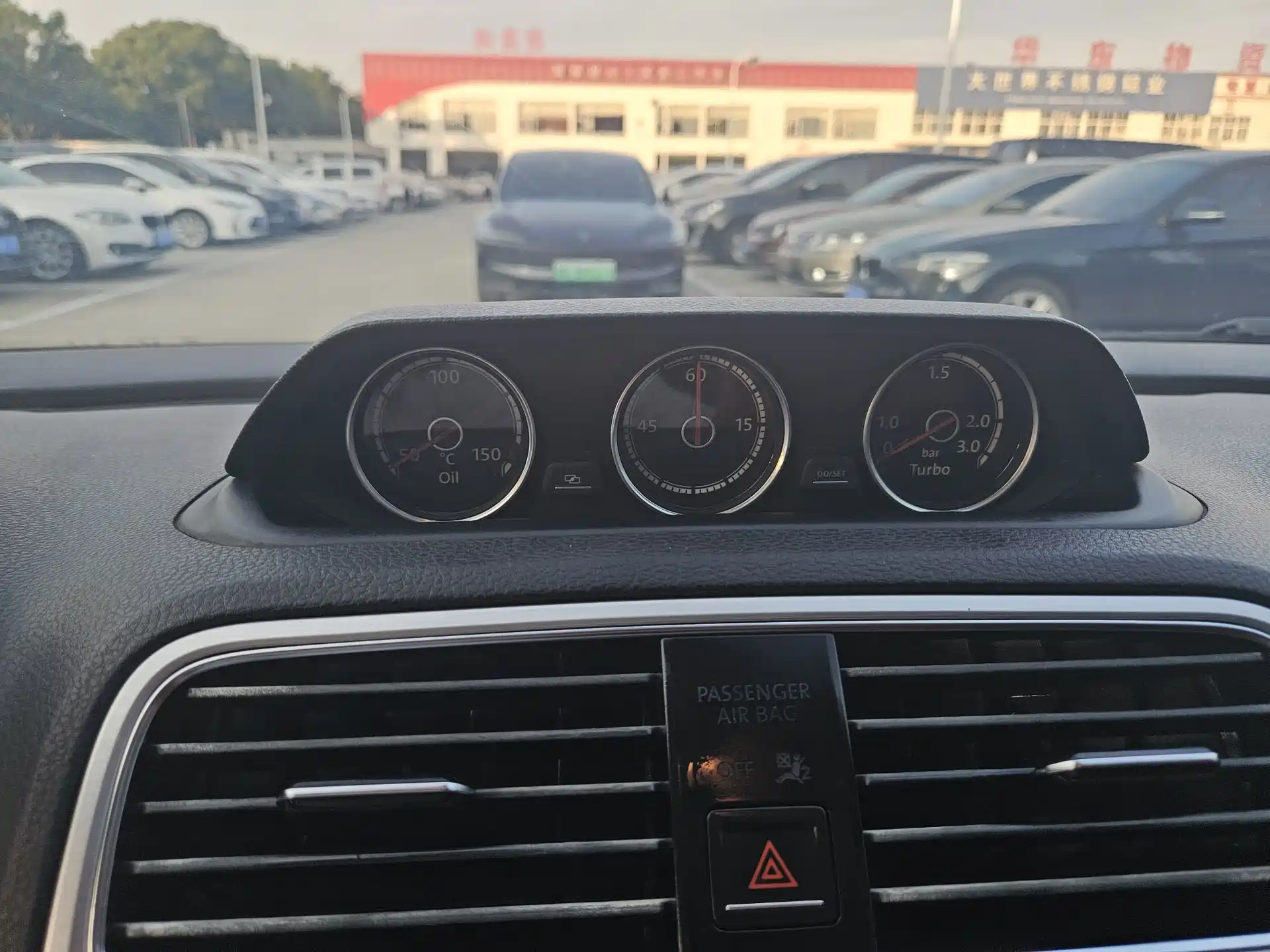 صورة 10 - Volkswagen Scirocco