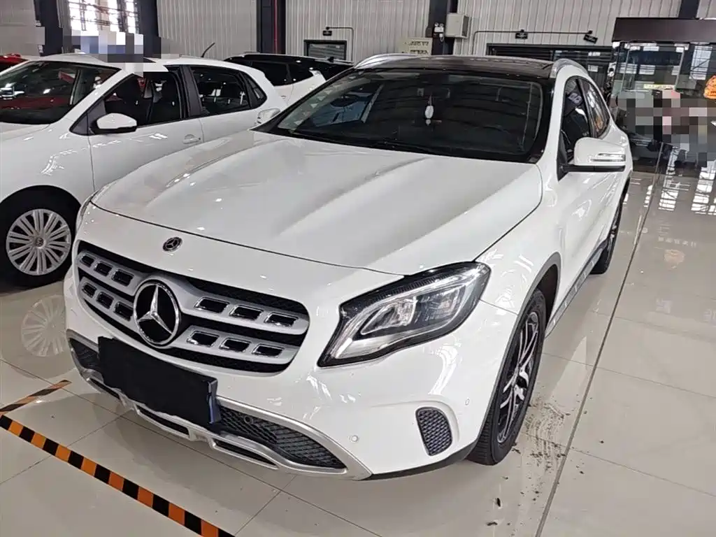 Mercedes-Benz GLA 2017 GLA 200 Fashion фото 2