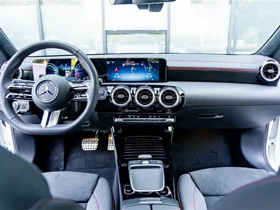 Mercedes-Benz CLA (Import) 2024 Model Facelift CLA 200 фото 13